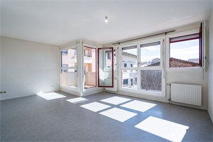 t3 à la vente -   69220  BELLEVILLE EN BEAUJOLAIS, surface 73 m2 vente t3 - UBI421880530